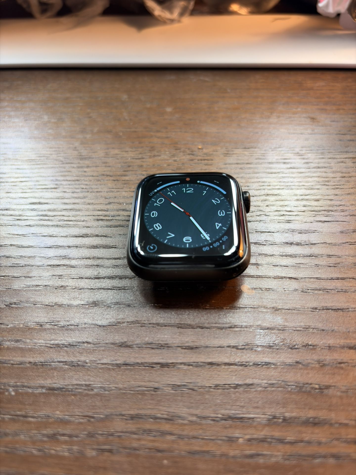 Apple Watch Series 5 44mm Space Gray Titanium Wifi + Cellular.