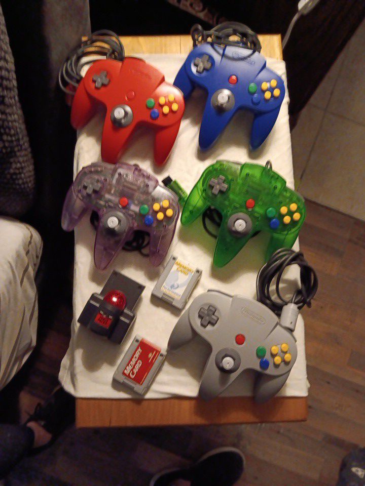 Nintendo 64  Console W/ Controllers  & Rumble Pack