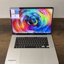 16" MacBook Pro Touchbar 32GB RAM*512GB SSD*2.4Ghz Intel 8 Core i9
