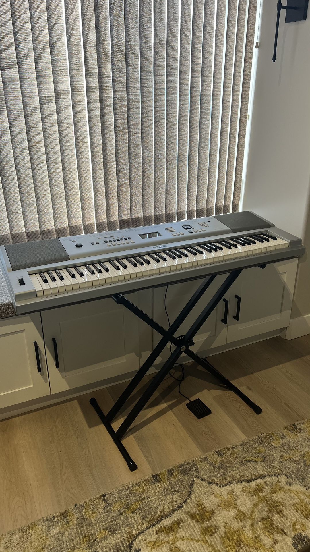 Yamaha PortableGrand DGX-230