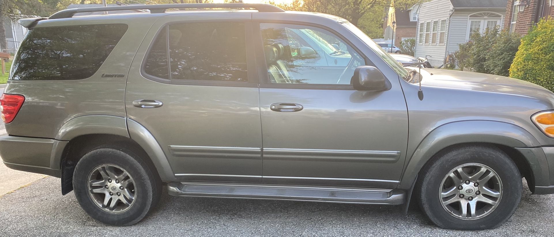 2004 Toyota Sequoia