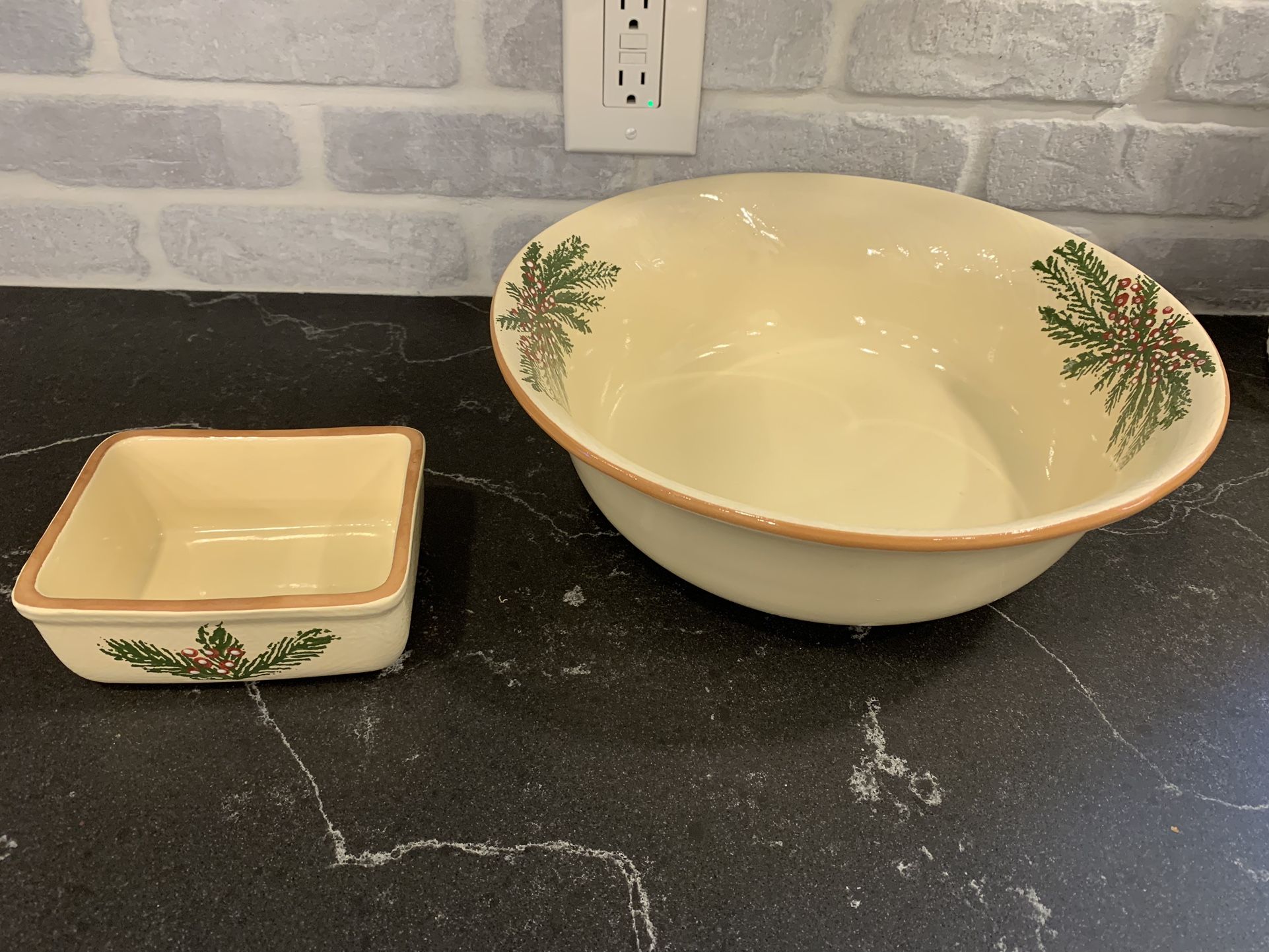 Furio Home Brand - Made In Italy-Mistletoe Holiday Party Large Bowl & Matching small dip trey - Simi