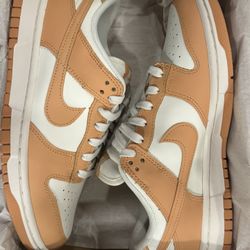 Nike Dunks 