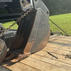 CAT BUCKET 12”