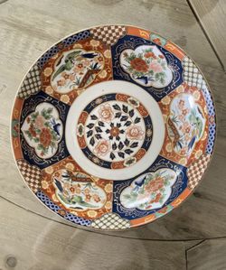 BEAUTIFUL Large Imari collectible bowl. Perfect condition! Never used!