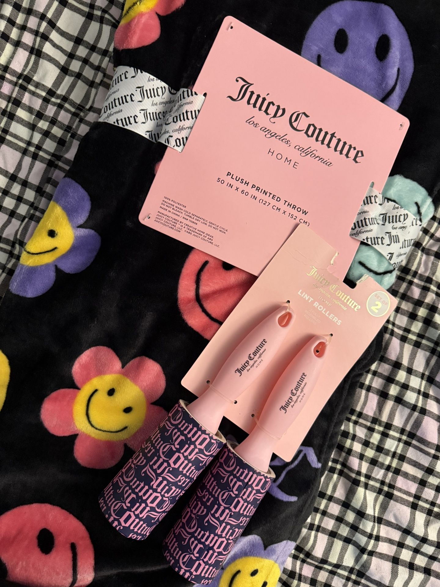 Juicy Couture throw Blanket & Lint Rollersβ¨
