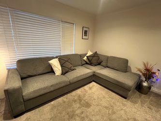 Couch L-shape chaise/ ottoman