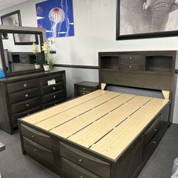 4PC Queen Bedroom Set W/ Lots Of Storage 