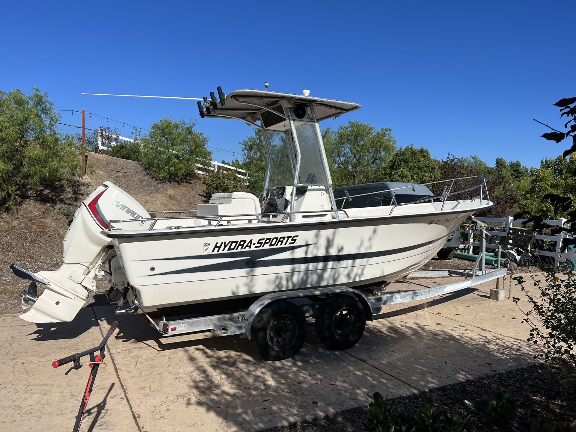 22ft Hydra Sport 2017 175hp Evinrude Etec 