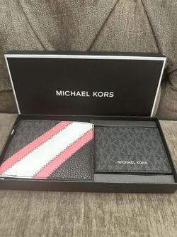 New Michael Kors Wallet Set