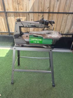 HITACHI CW 40// scroll saw,  in very good condition