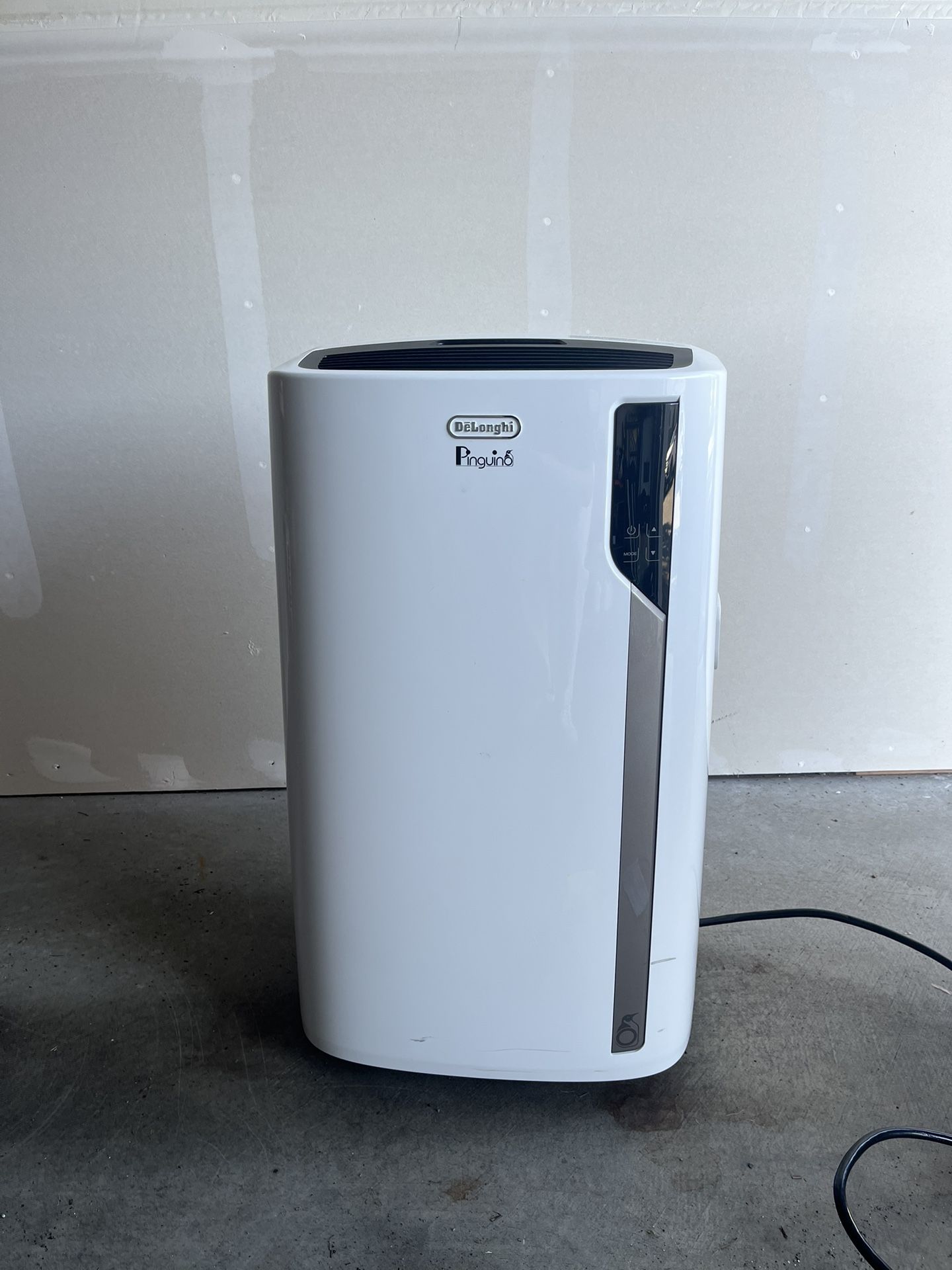 DeLonghi Pinguino Large Room All Season Portable Air Conditioner