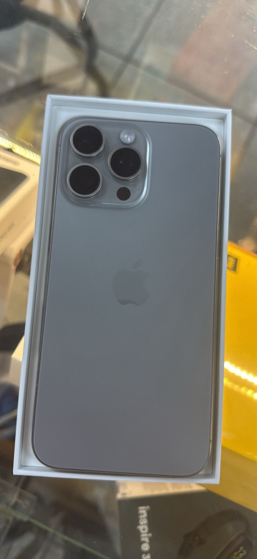 IPHONE 15 PRO MAX AT&T - CRICKET - H2O