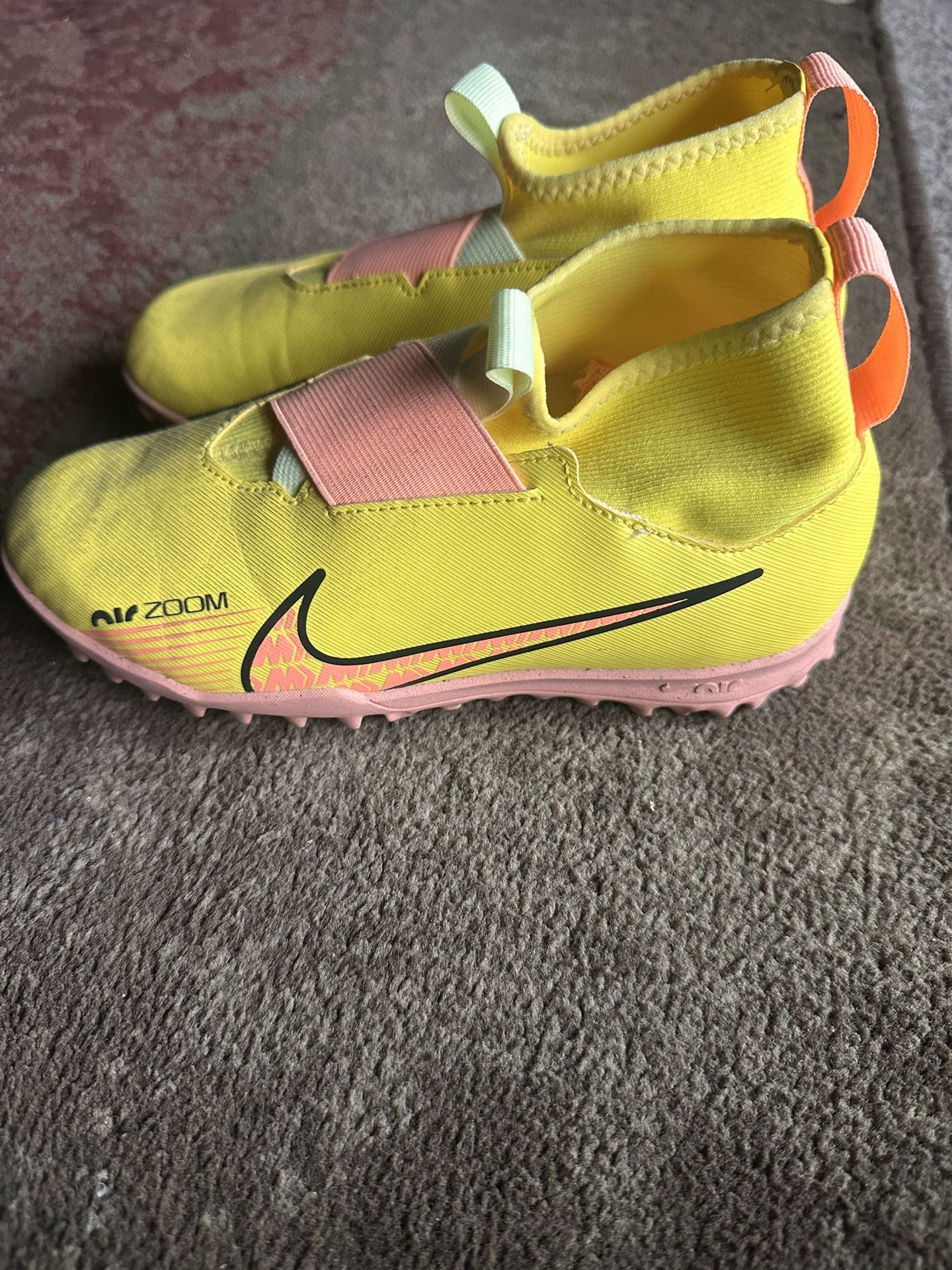 Nike Air Indoor Youth 2