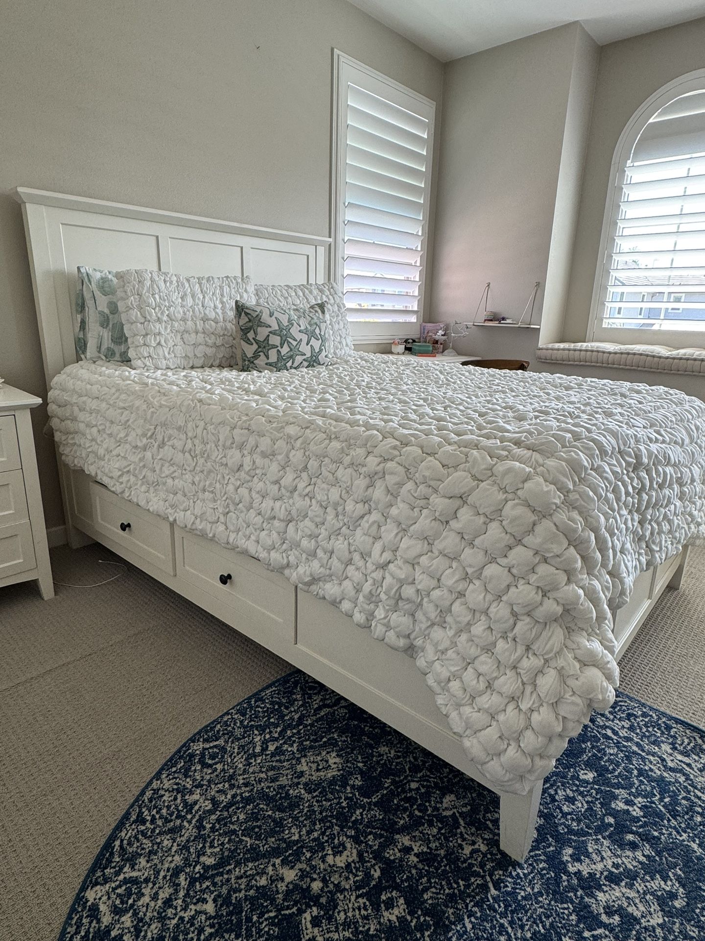 Queen Bedroom Set