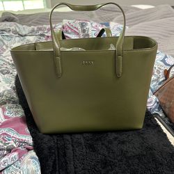 DKNY PURSE 