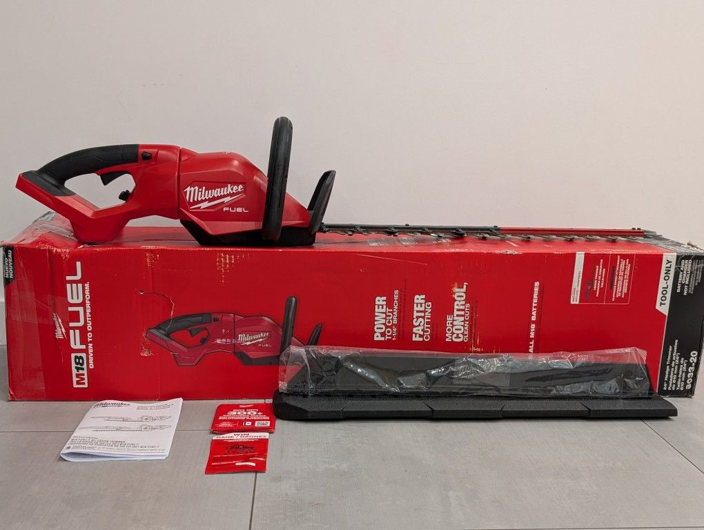 Milwaukee M18 FUEL 18-Volt 24 in. Brushless Cordless Battery Powered Hedge Trimmer (Tool-Only)