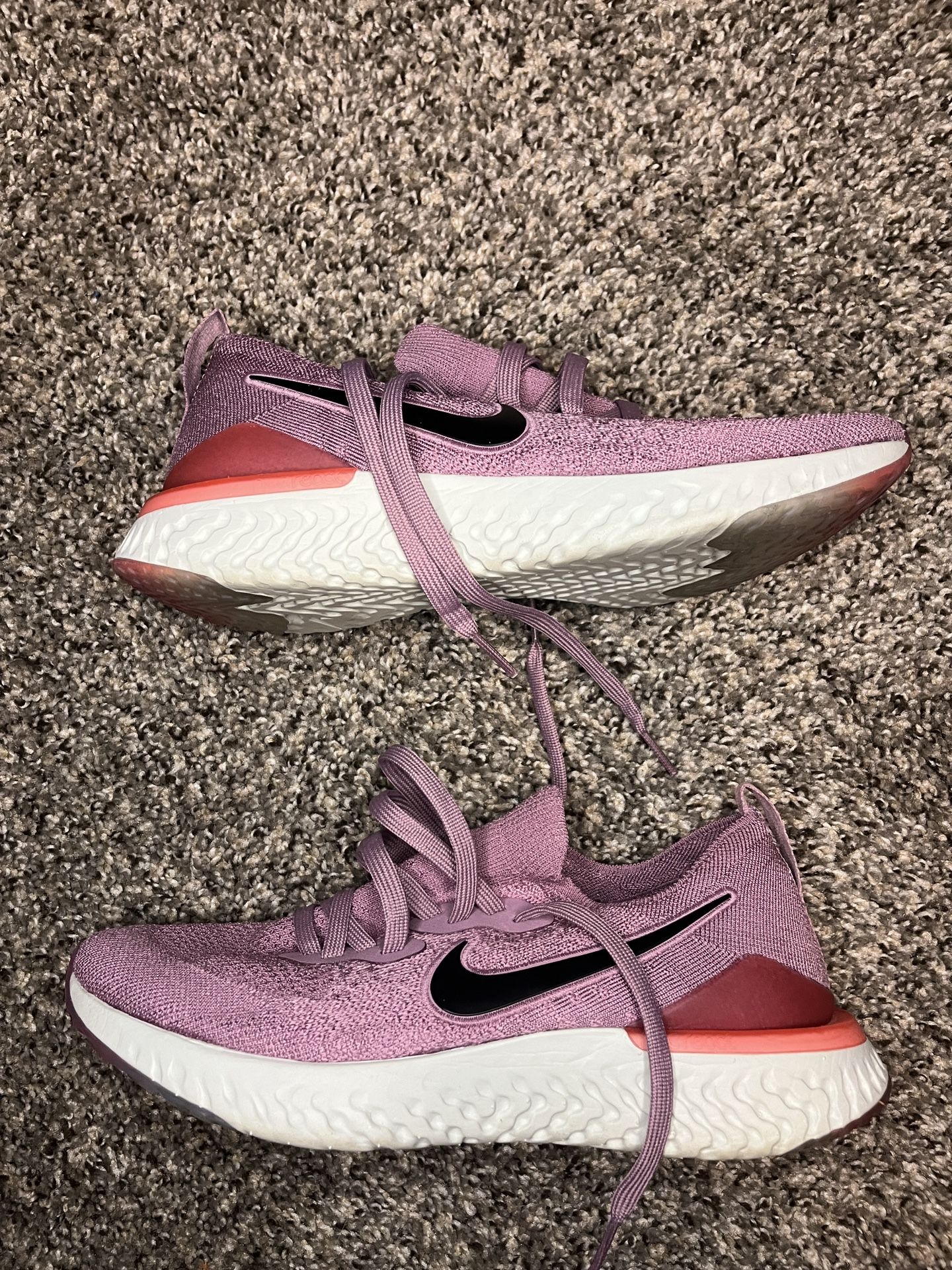 Nike Womens Epic React Flyknit 2 pink white Low Shoes 