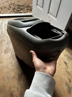 02-08 Silverado Center Console 