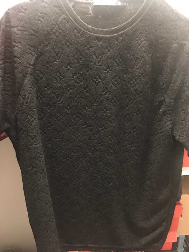 LOUIS VUITTON 2018 Monogram Toweling T Shirt Men's Large for Sale in  Brookline, MA - OfferUp