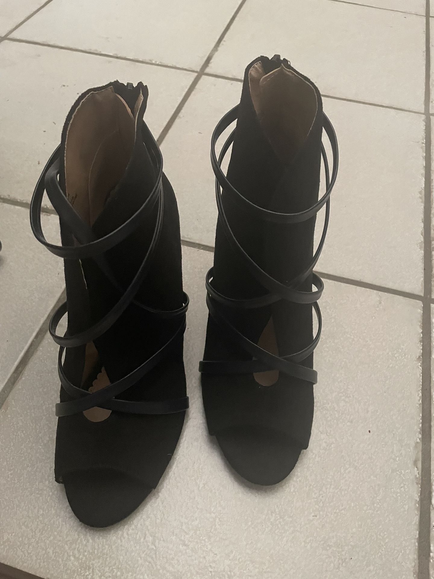 Women’s Shoes/Heels