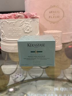 Kérastase Resistance Strengthening Hair Mask for Damaged Hair from Heat Styling🩵