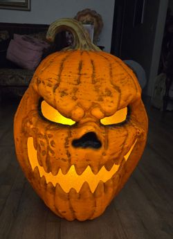 3ft tall jack o' lantern Halloween decoration lights up