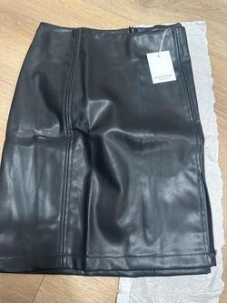 113-Piece Wholesale Lot – MANGOPOP Women’s Black High-Waist Faux Leather Mini Skirts – Size Medium