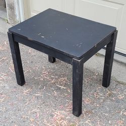 FREE SIDE TABLE COFFEE TABLE