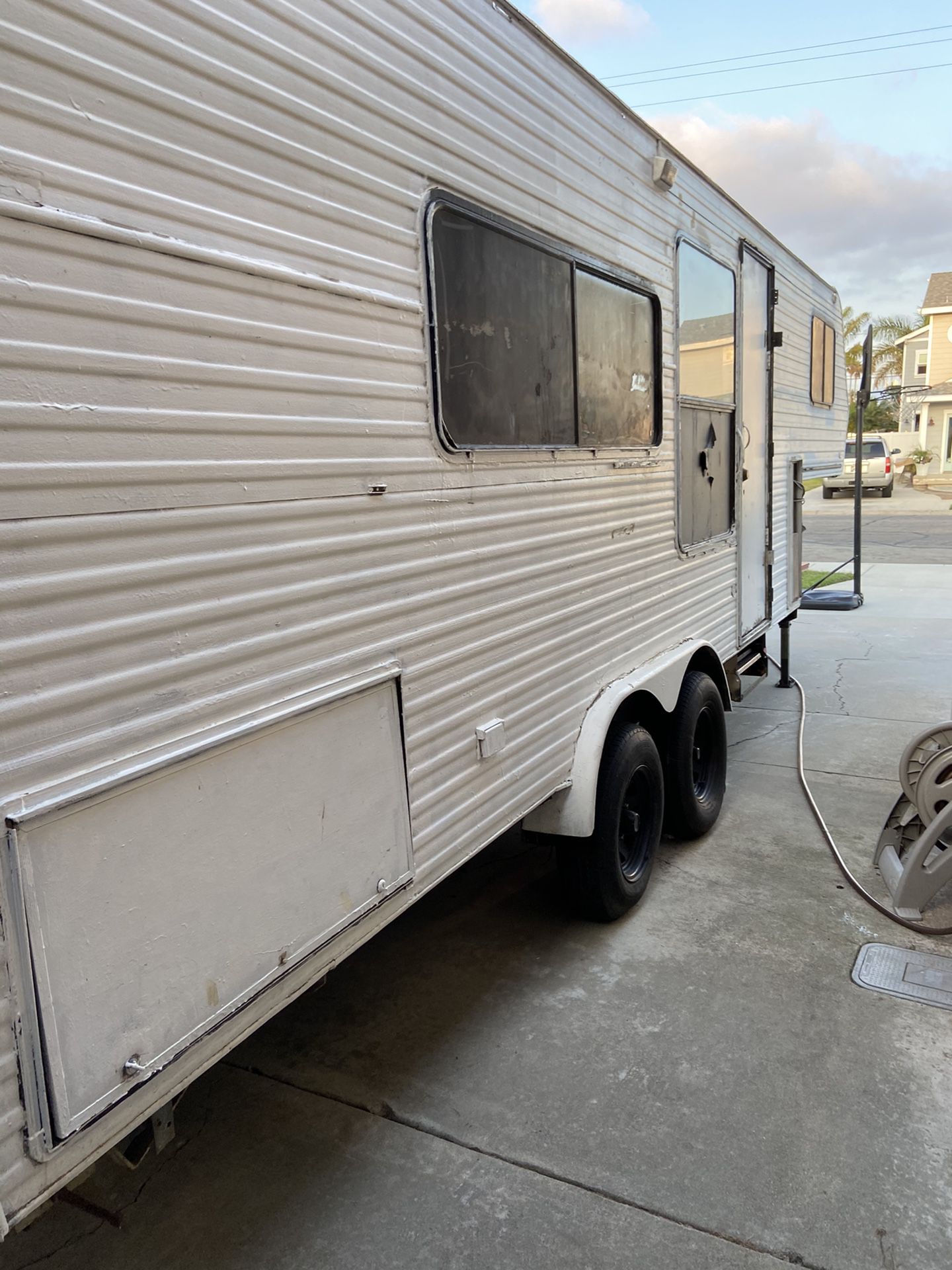 Fifth wheel trailer . $1000.00