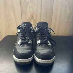 Jordan 4 Retro