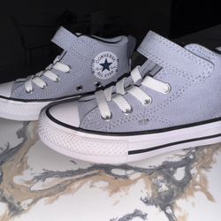 Kids Converse Size 11 *NEW*