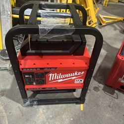 Milwaukee Generator With Two Batteries (NEW) 