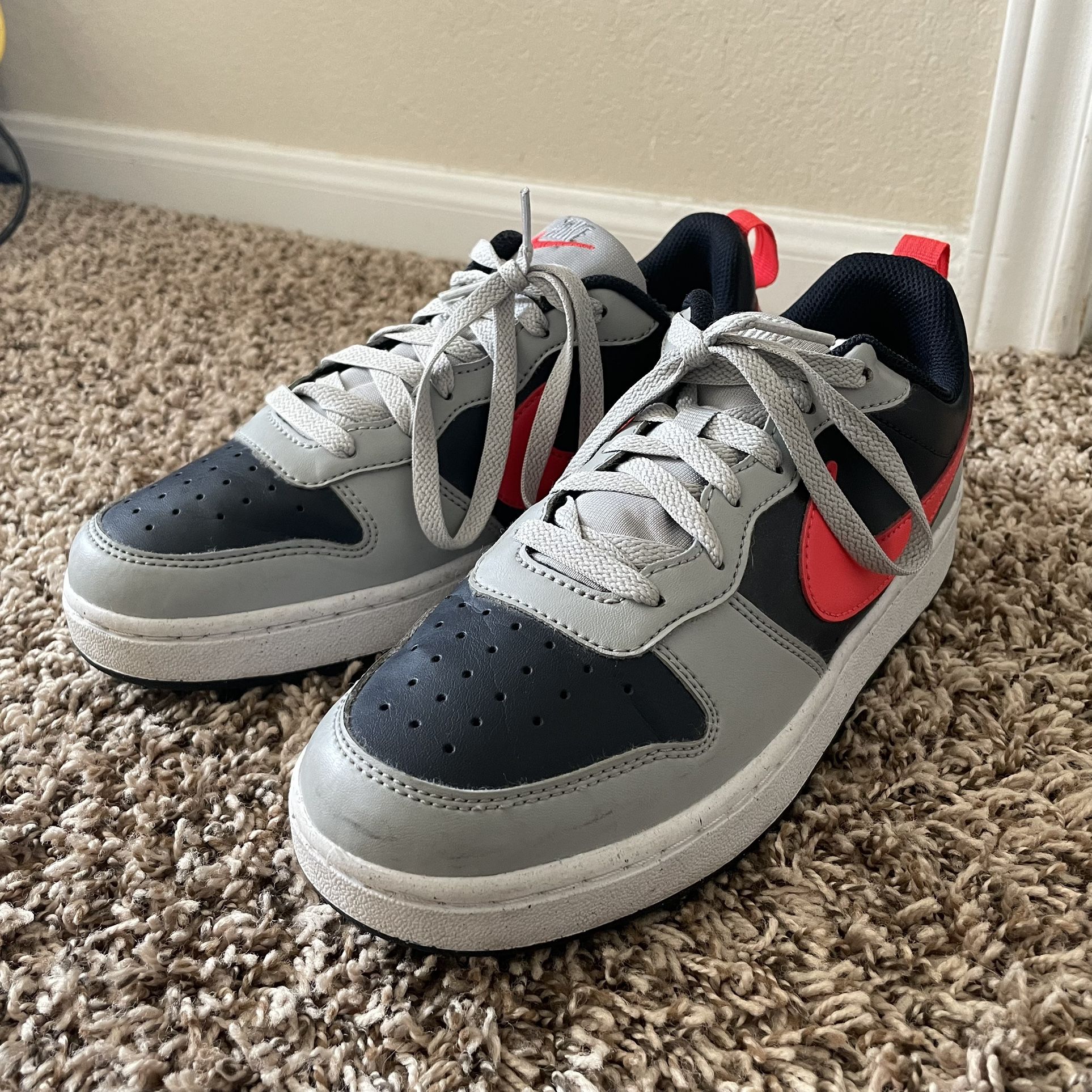 Nike Shoes Size 6.5Y