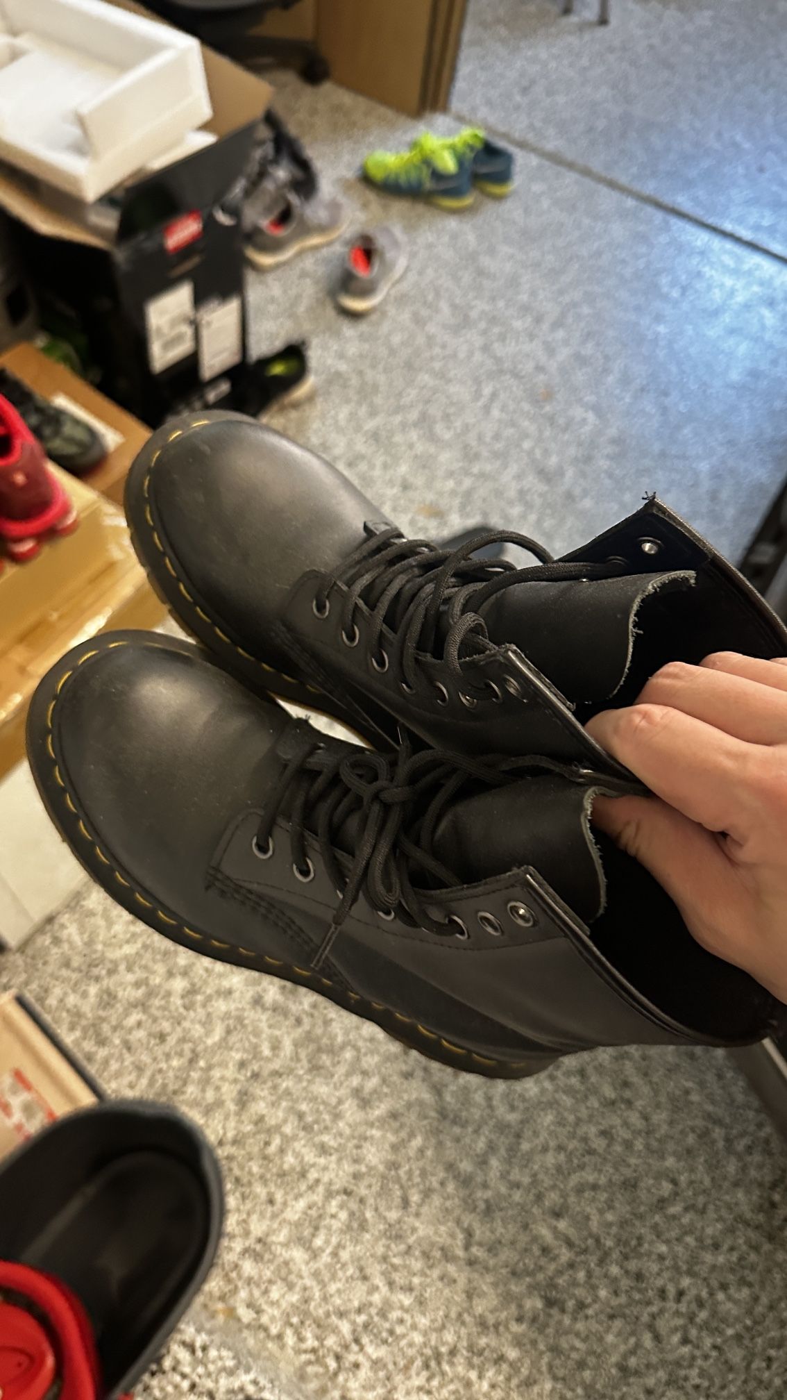 DR MARTENS 11821 Women's Sz 7L -US Black Matt Leather Combat Boots