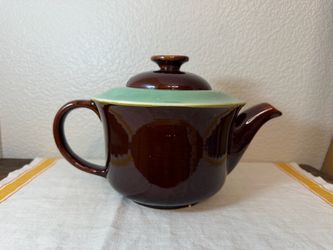 RED WING POTTERY “Oomph” Teapot, 1940’s, Excellent Condition