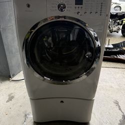 Washer & Dryer & Pedestals 