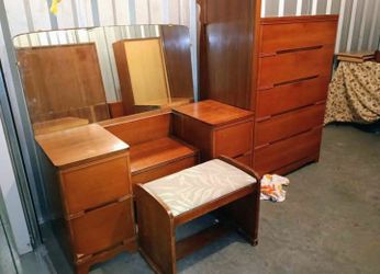 Antique vanity with bench and mirror