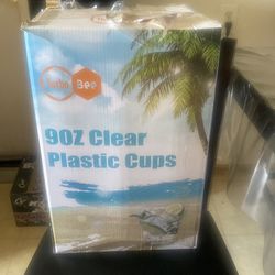 9 0z clear plastic cups