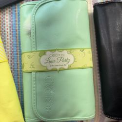 Lime Party Make Up Brushes / By Beauty Creations / Brand New 24pc Professional Brushes Good Quality 