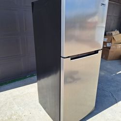 Magic chef Refrigerator