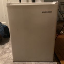 Mini Fridge 
