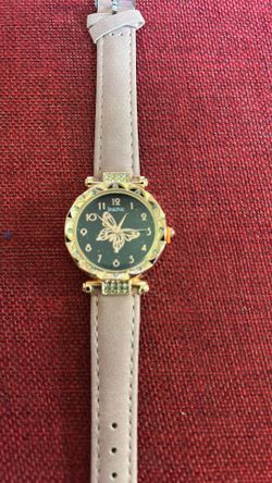 Woman’s Pink Butterfly Watch With Accessories