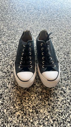 Converse - Women’s 9