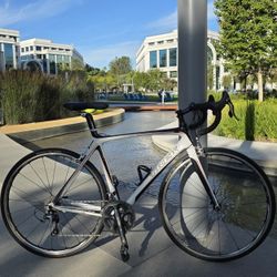 17 lb. All-Carbon Trek Madone 6.9 Racing Bike 