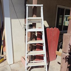 6 Ft Heavy Wooden Ladder 