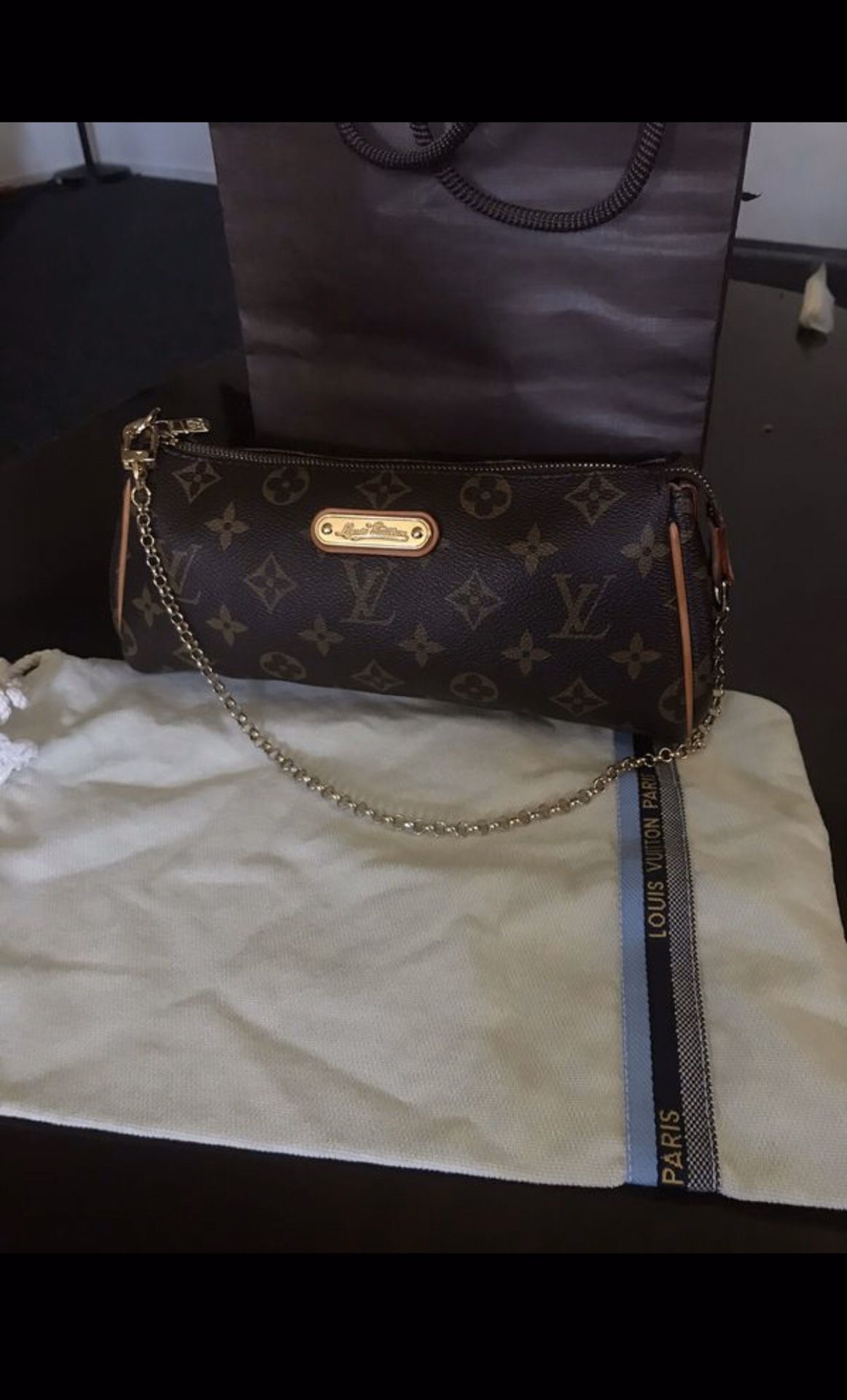 Louis Vuitton Pochette Mila Mm Monogram canvas clutch