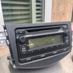 Radio Toyota Rav 4 2012