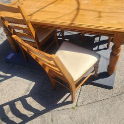 4 Chair Wooden Table