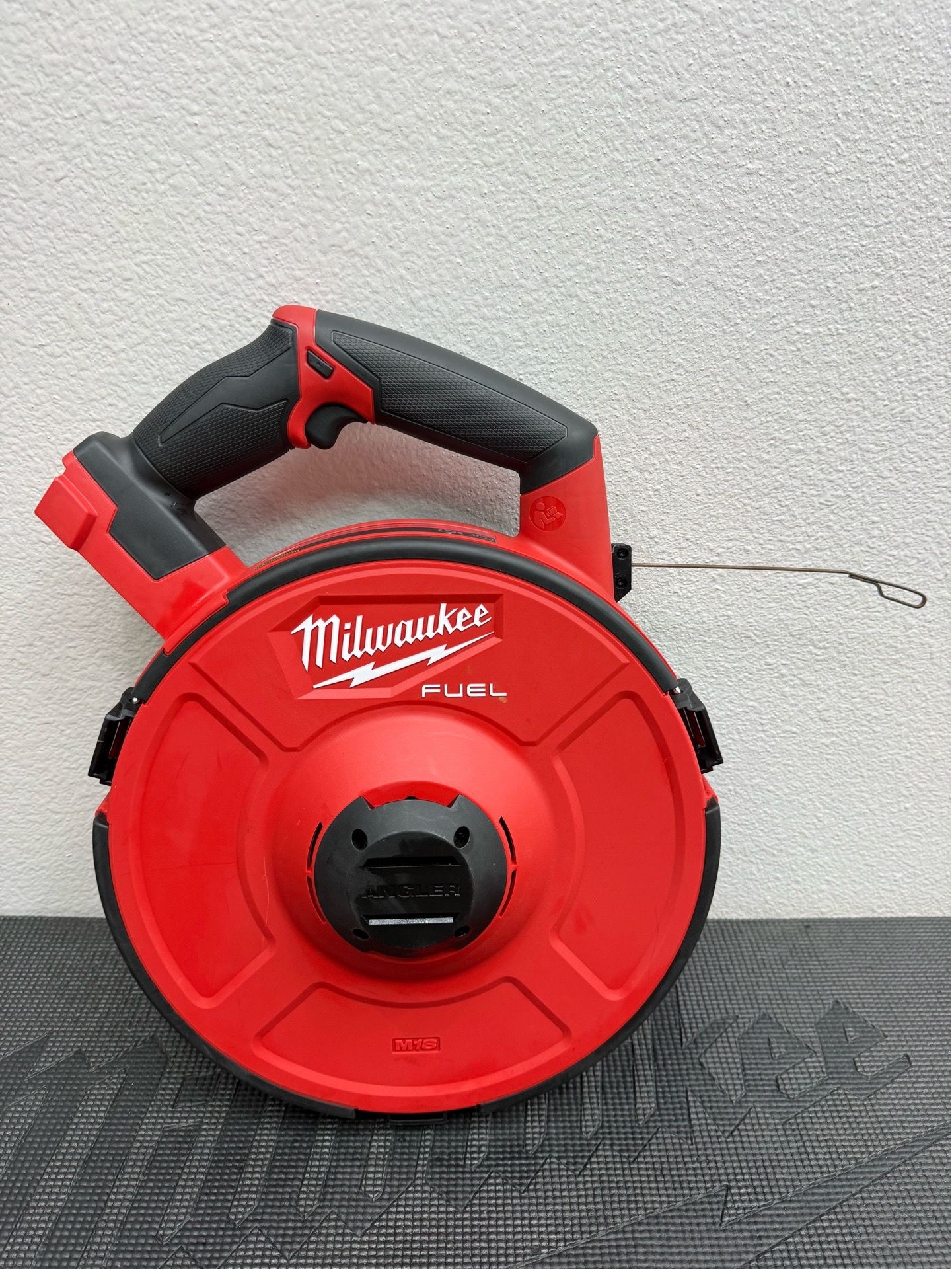 Milwakee Angler Pulling Fish Tape M18 Tool Only